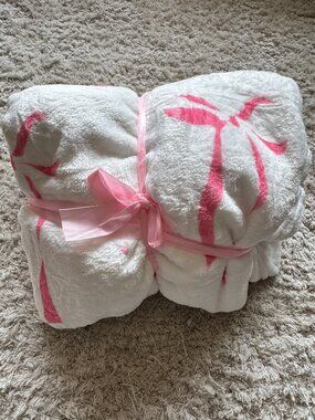 Bow Blanket